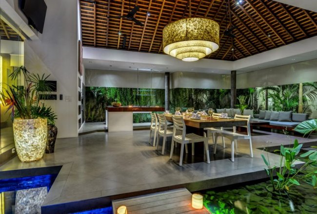 Villa Banyu Seminyak - 4 Bedrooms Villa - Bali Villa Rentals in Kerobokan
