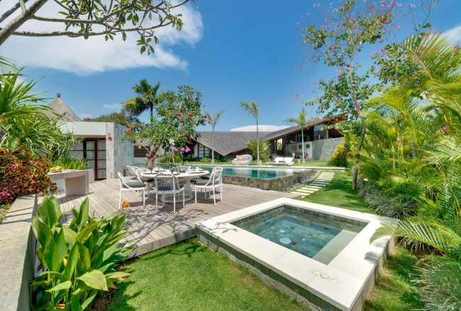 The Layar Villa - 4 Bedrooms Villa - Bali Villa Rentals in Kerobokan