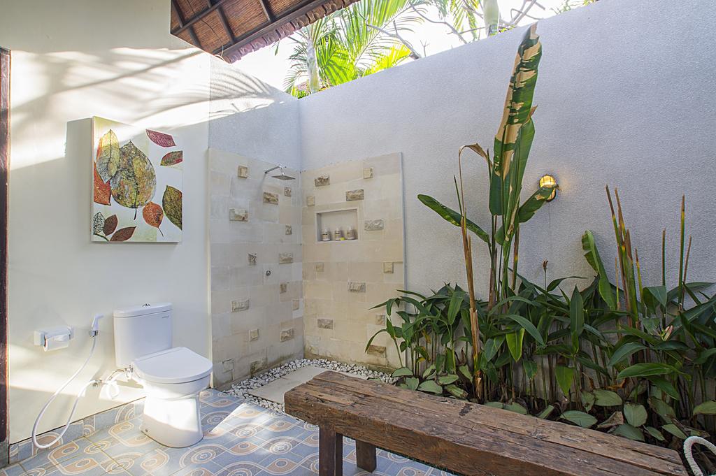 Shower - Villa Avisha, Seminyak Bali