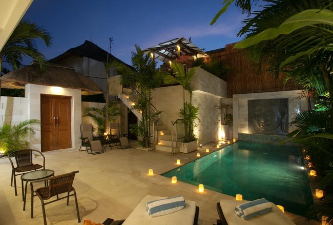Villa Bebek Seminyak - 3 Bedrooms Villa - Bali Villa Rentals in Seminyak
