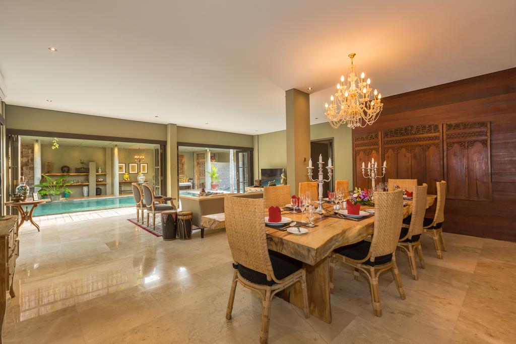Dining Room With Living Room Space - Villa Jadine, Canggu Bali