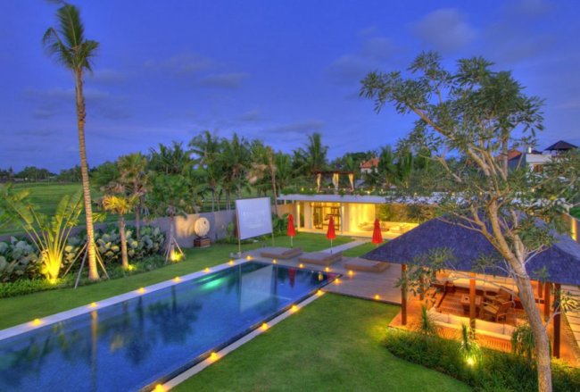 Villa Kalyani - 5 Bedrooms Villa - Bali Villa Rentals in Canggu