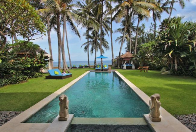 Villa Samudra – Beachfront Villas - 3 Bedrooms Villa - Bali Villa Rentals in Gianyar
