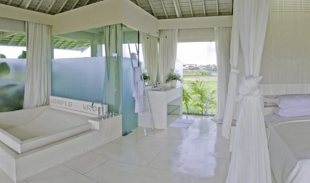 Puro Blanco Villa - 4 Bedrooms Villa - Canggu Luxury Villa