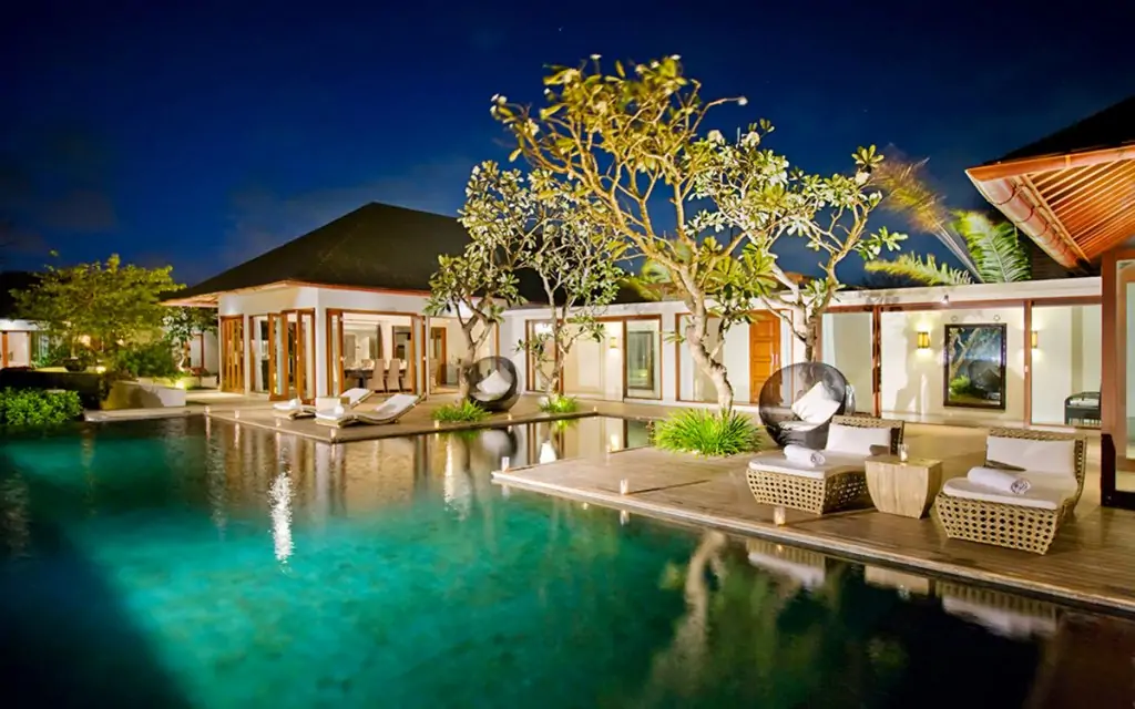The Shanti Residence - 7 Bedrooms Villa - Nusa Dua Luxury Villa