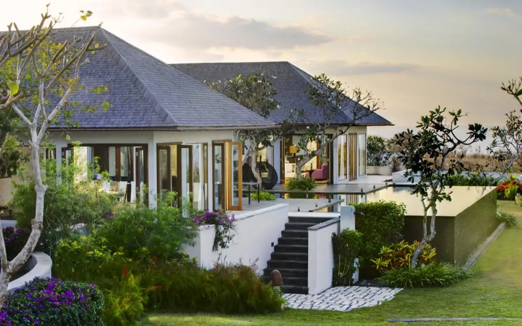 The Shanti Residence - 7 Bedrooms Villa - Nusa Dua Luxury Villa