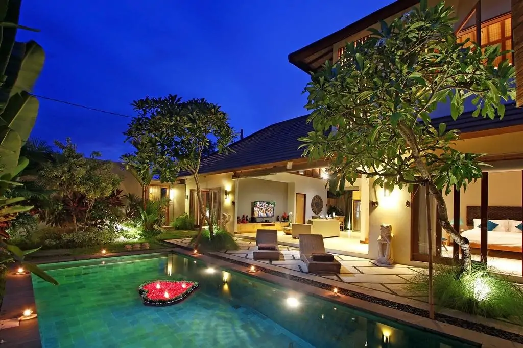 Desa Di Bali - 6 Bedrooms Villa - Seminyak Luxury Villa