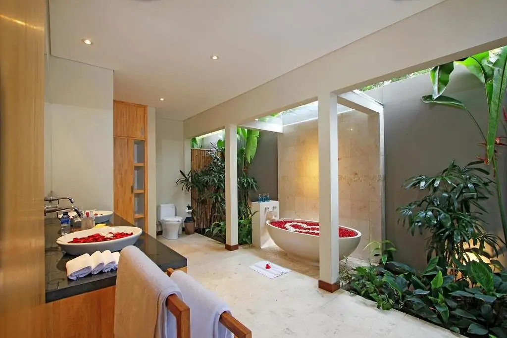 Desa Di Bali - 6 Bedrooms Villa - Seminyak Luxury Villa