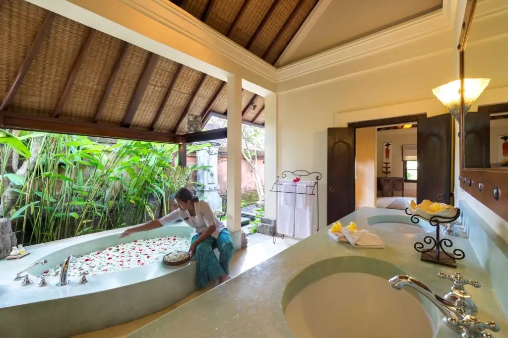 Frangipani Villa - 3 Bedrooms Villa - Jimbaran Luxury Villa