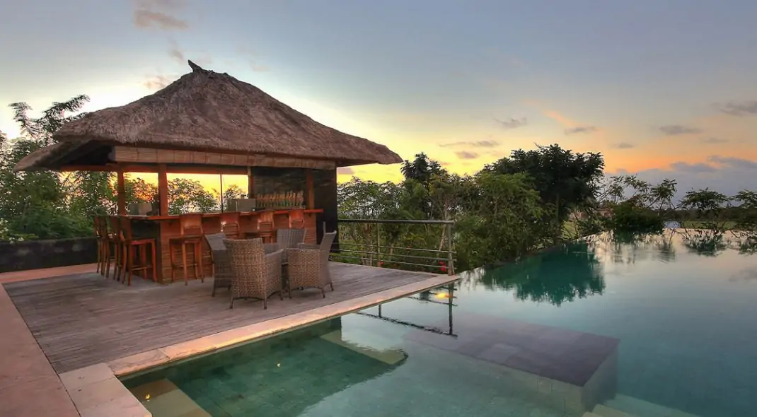 Bar With Swimming Pool View - Villa Indah Manis, Uluwatu Bali