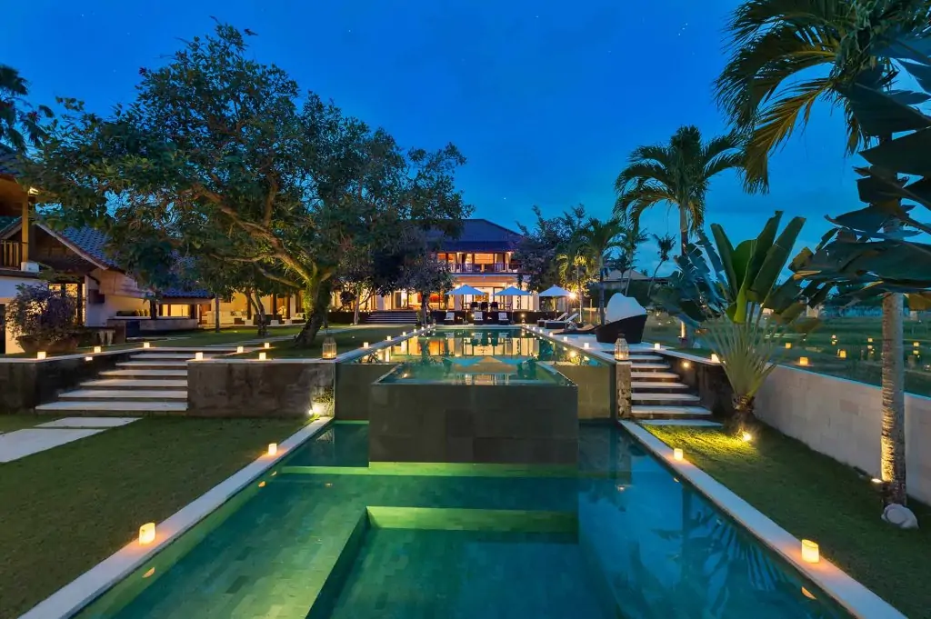 Manis Canggu Villa - 8 Bedrooms Villa - Canggu Luxury Villa