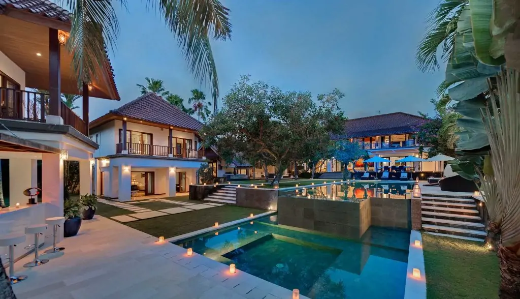 Manis Canggu Villa - 8 Bedrooms Villa - Canggu Luxury Villa