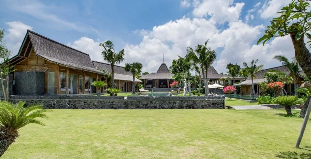 Villa Mannao Estate - 8 Bedrooms Villa - Kerobokan Luxury Villa