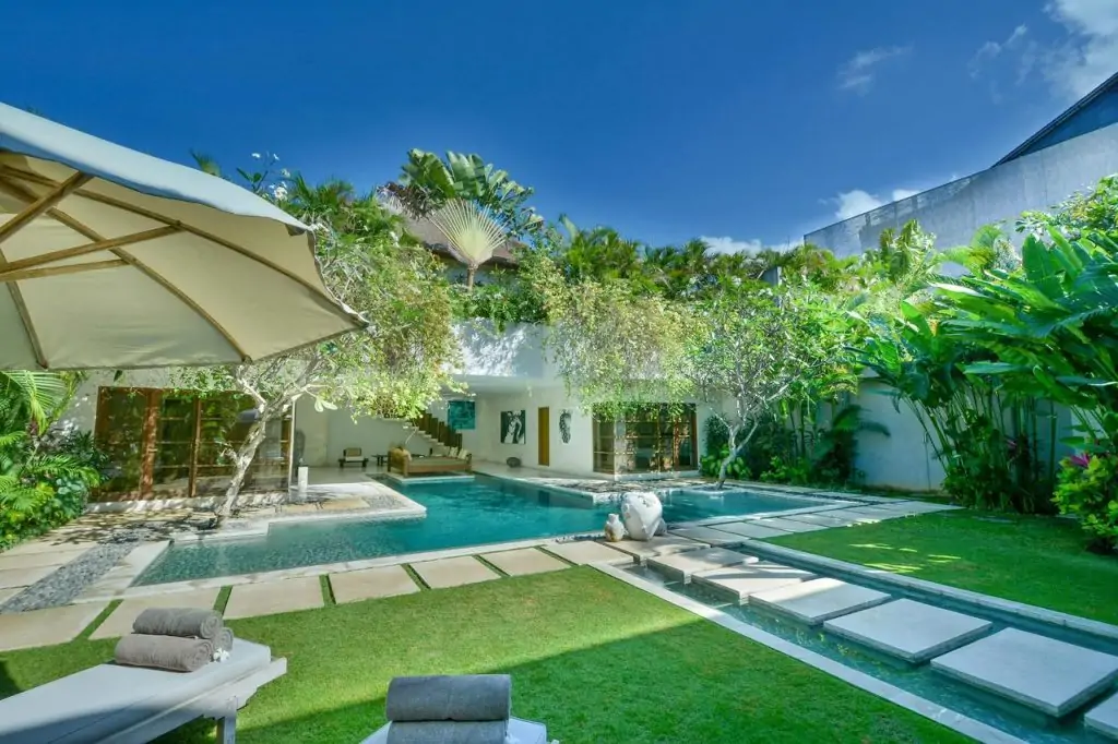 Nyaman Villas Seminyak - 10 Bedrooms Villa - Seminyak Luxury Villa