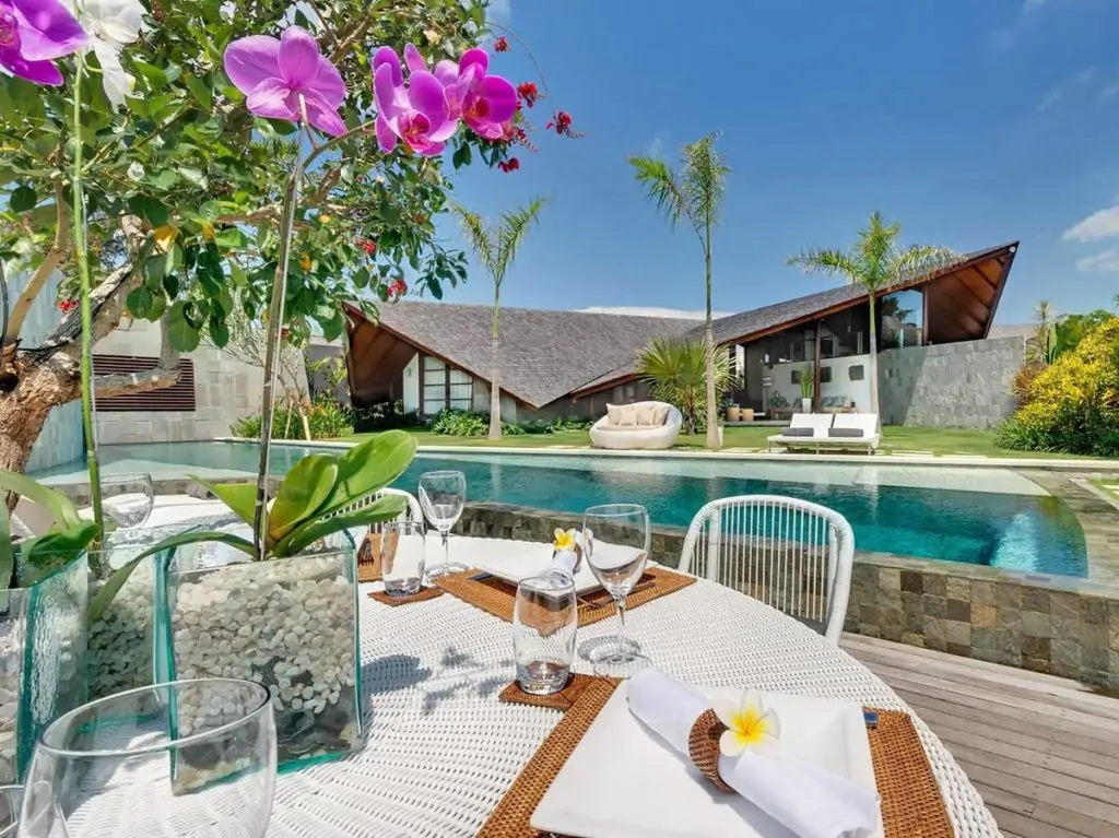 The Layar Villa - 4 Bedrooms Villa - Kerobokan Luxury Villa