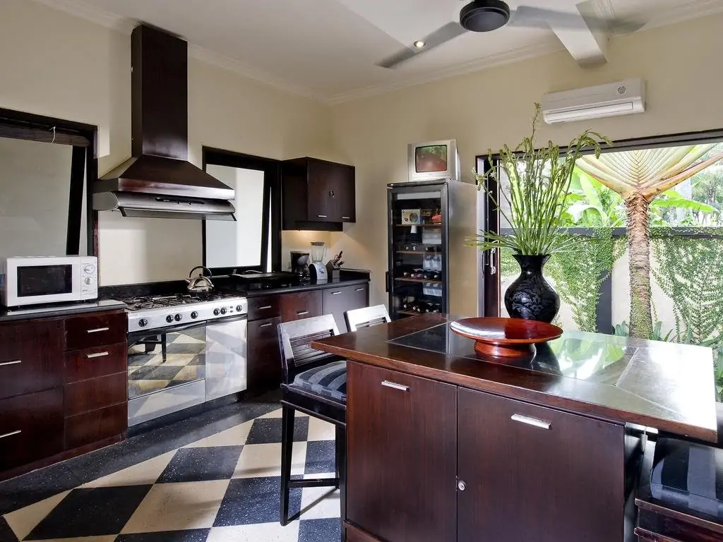The Ylang Ylang Villa - 6 Bedrooms Villa - Gianyar Luxury Villa