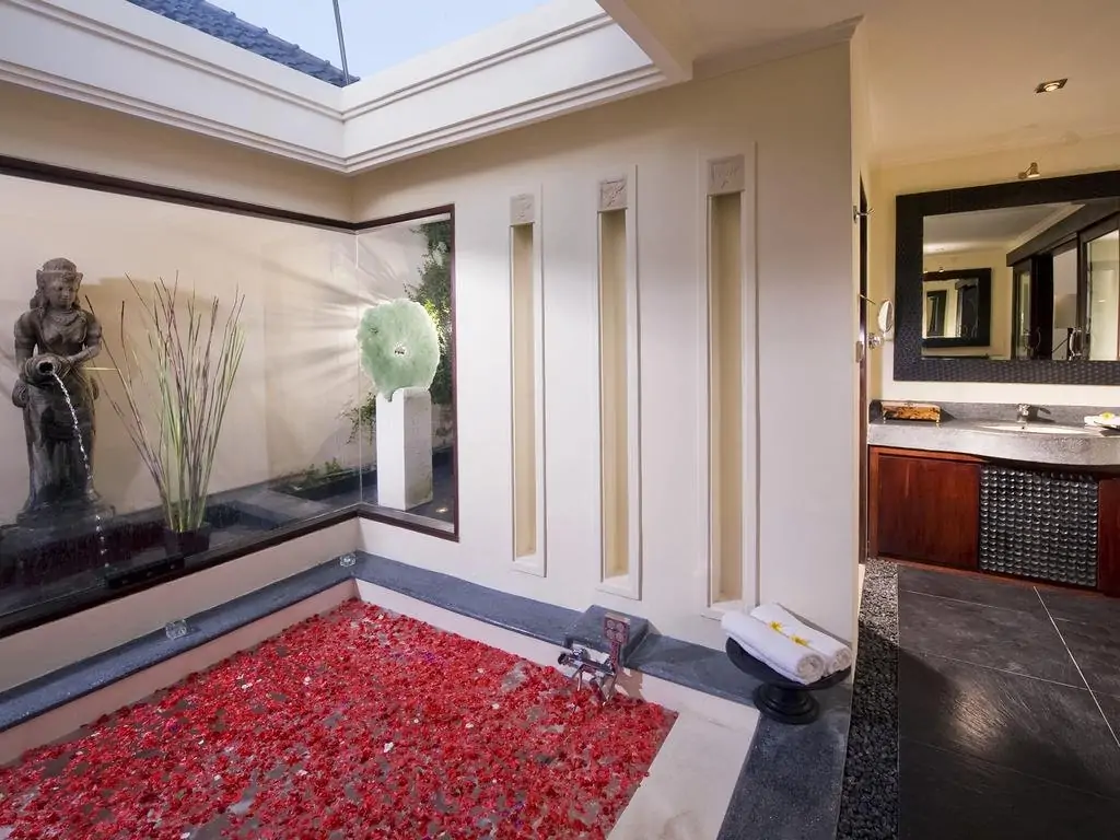 The Ylang Ylang Villa - 6 Bedrooms Villa - Gianyar Luxury Villa