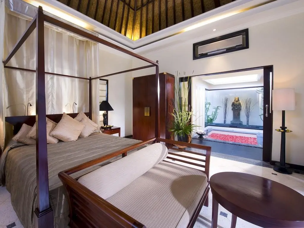 The Ylang Ylang Villa - 6 Bedrooms Villa - Gianyar Luxury Villa