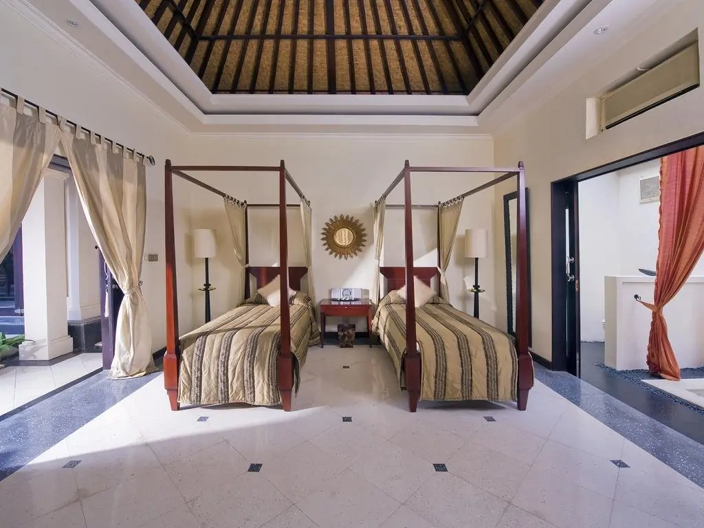 The Ylang Ylang Villa - 6 Bedrooms Villa - Gianyar Luxury Villa