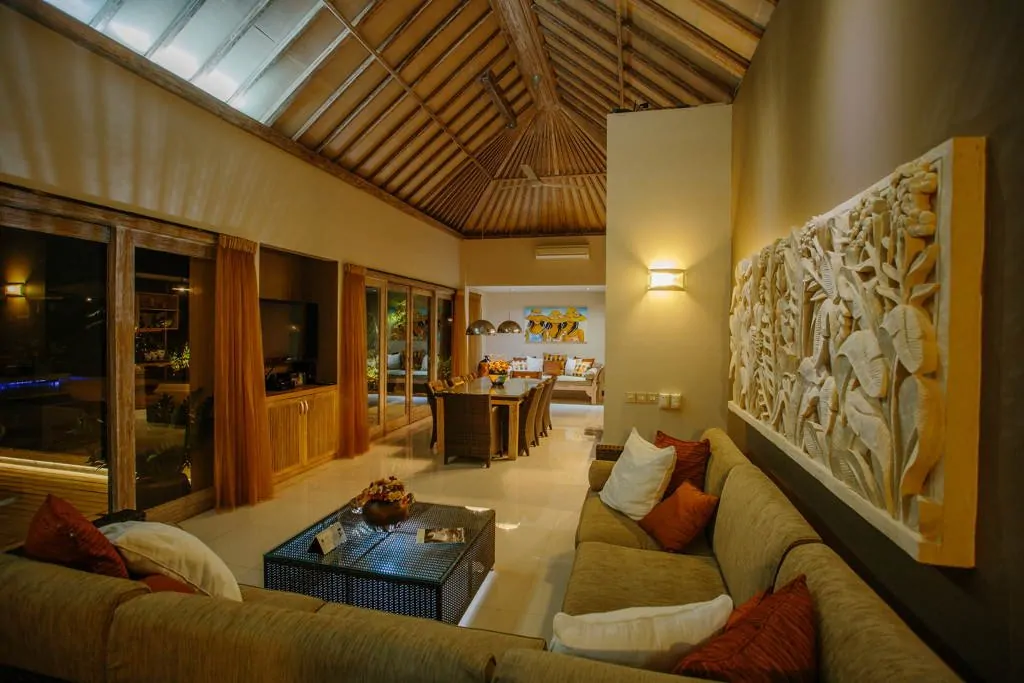 Tis Villa Seminyak - 3 Bedrooms Villa - Kerobokan Luxury Villa