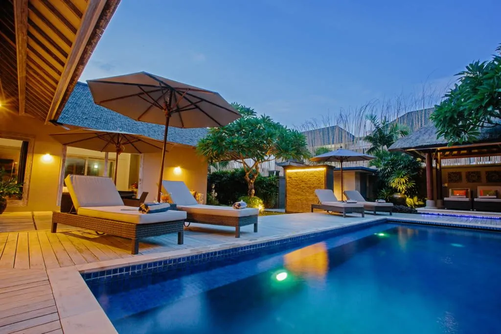 Tis Villa Seminyak - 3 Bedrooms Villa - Kerobokan Luxury Villa