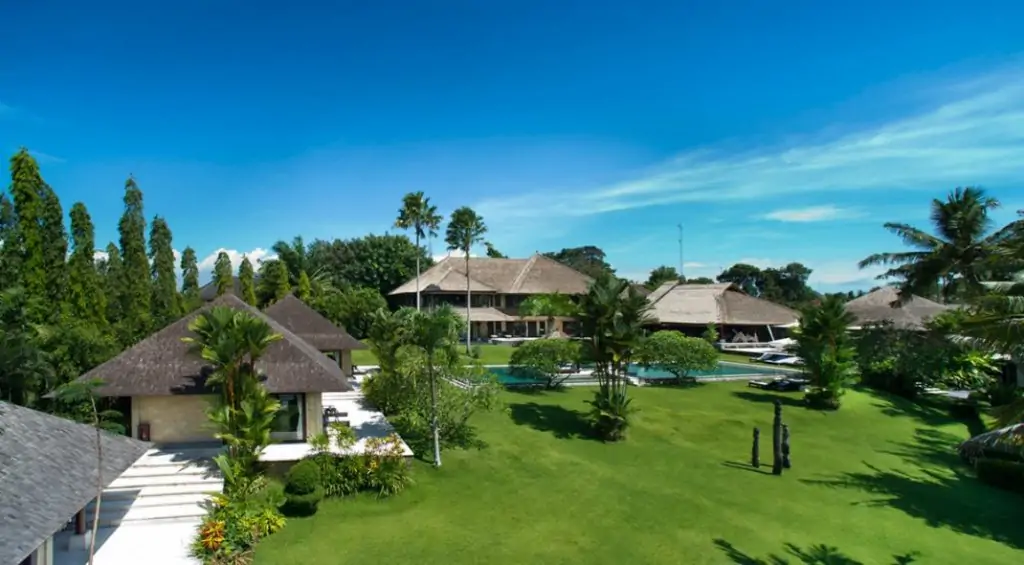 Chalina Estate - 6 Bedrooms Villa - Canggu Luxury Villa