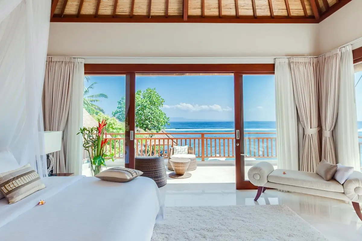 Bedroom With Beach View - Villa Tirta Nila Beach House, Candidasa Bali