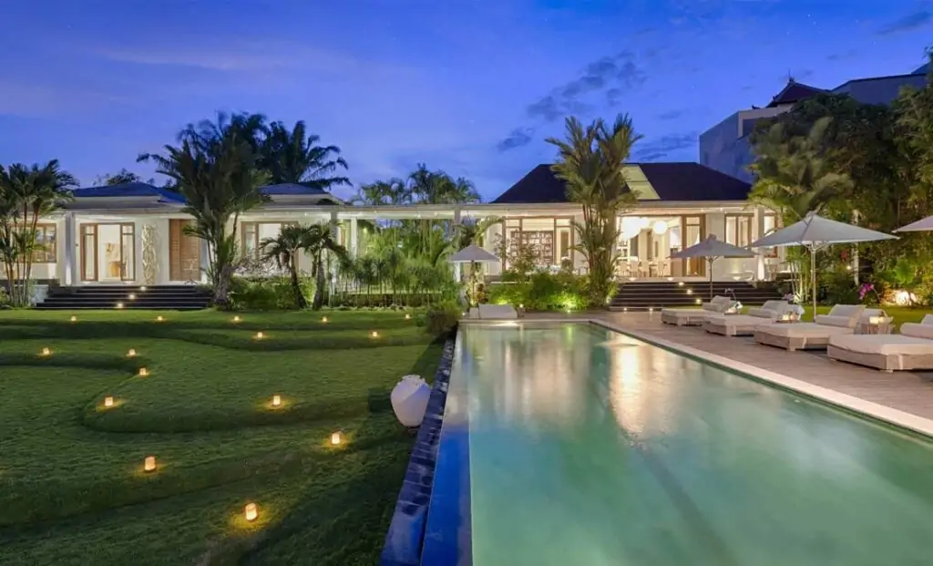 Pure Villa - 6 Bedrooms Villa - Canggu Luxury Villa