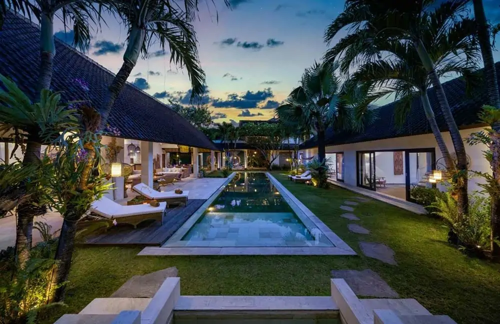 Villa Abaca Nyoman - 5 Bedrooms Villa - Seminyak Luxury Villa