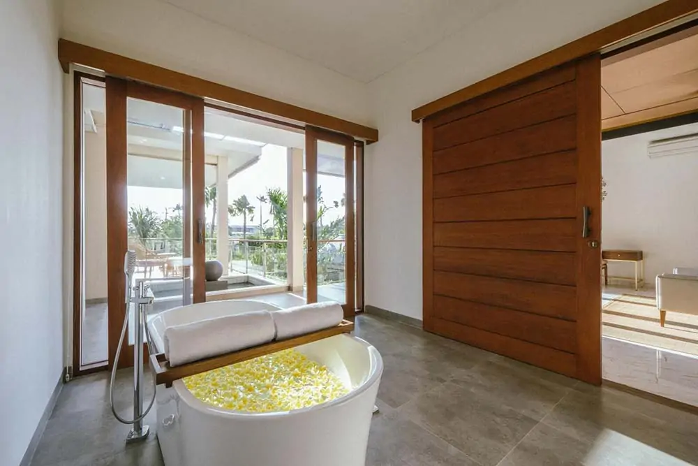 Villa Reillo - 5 Bedrooms Villa - Canggu Luxury Villa