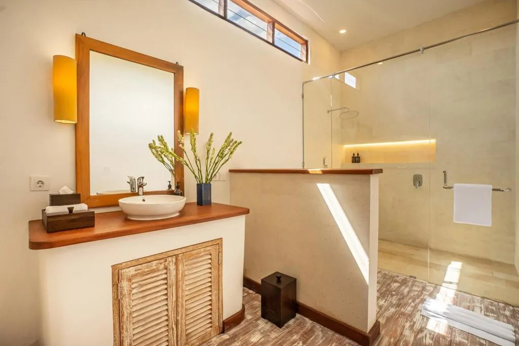 Villa Tropical Svasti - 5 Bedrooms Villa - Canggu Luxury Villa