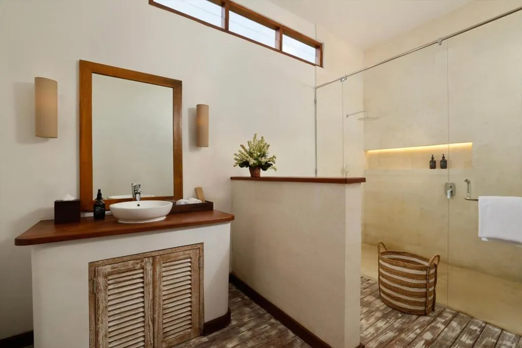 Villa Tropical Svasti - 5 Bedrooms Villa - Canggu Luxury Villa